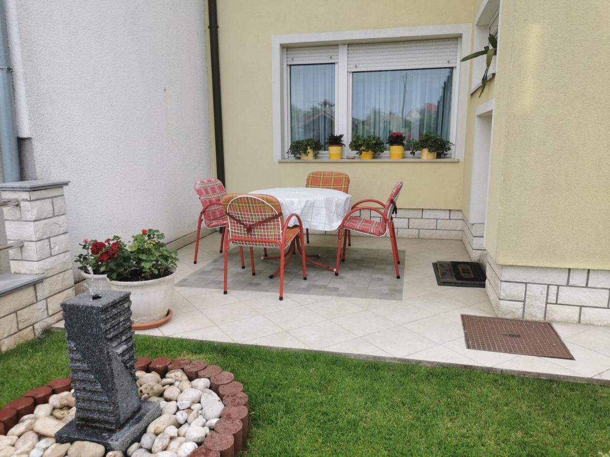 Apartmani Nova Karlovac Exteriér fotografie